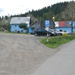 Parking przed wejściem do Rezerwatu "Biała Woda" w Jaworkach