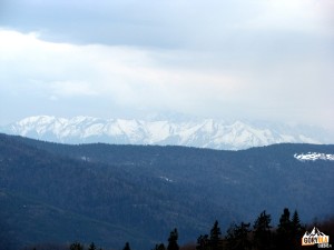 Tatry Bielskie widziane z polany Skalne pod Jasieniem 1062 m