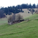 Pozostałości po socjalistycznej spółdzielni hodowli owiec pod Wysoką 1050 m