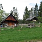 Bacówka nad Kociubylską Skałą przy szlaku na Przełęcz Rozdziela