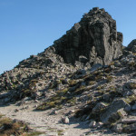 Pod szczytem Wielkiej Łomnickiej Baszty (słow. Veľká Lomnická veža) 2215 m