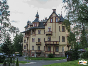 Odrestaurowane budynki w Starym Smokovcu
