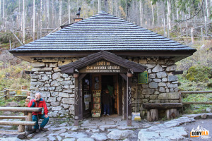 Rainerowa Chata (słow. Rainerova chata, Rainerka), najstarszy zachowany w Tatrach schron turystyczny (obecnie muzeum nosiczy)