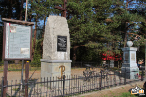 Pomnik na Przełęczy Rydza Śmigłego