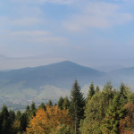 Panorama z Polany Widny Zrąbek - w dole Jurków, a nad nim Ćwilin i Śnieżnica