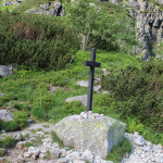 Krzyż upamiętniający tragedię z 2003 roku