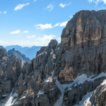 Piz Popena (3152 m) w grupie Cristallo widziany z ferraty Marino Bianchi