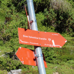 Znaki na szlaku trasy turystycznej na Triglav
