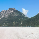 "Plaża" przy Jeziorze Predil we Włoszech przy granicy ze Słowenią