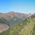 Widok z grani nad Ostredokiem na Baraniec (2185 m) i Smrek (2071 m)