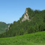 Zawiesista Turnia (1296 m) nad Przysłopem Miętusim (1187 m)
