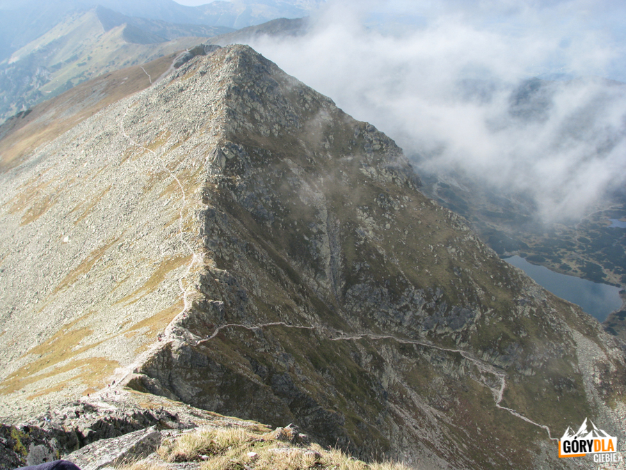Świnicka Przełęcz (2051 m) i Pośrednia Turnia (2128 m)