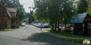Parking przy Zajeździe Smrek w Korbielowie