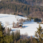 Pojedyńcze zabudoania na Przełęczy Przegibek (990 m)