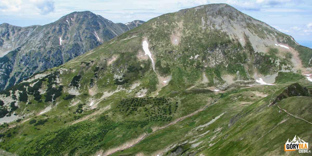 Raczkowa Czuba (2194 m) i Starorobociański Wierch (2176 m) widziana z podejścia na Błyszcz (2158 m) i Bystra (2248 m)