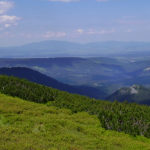 Widok spod szczytu Grzesia (1653 m) na Babią Górę (1725 m) i Policę (1369 m)
