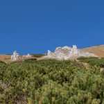 Formacje skalne na zboczach Bielańskiej Kopy (1835 m)