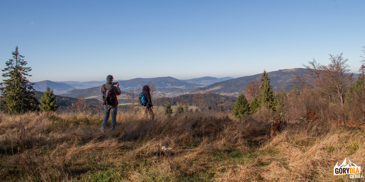 Widok z polany Francula na Szczebel, Lubogoszcz, Lubomir i Cwilin