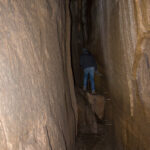 Korytarze Jaskini Malinowskiej są bardzo wysoki i wąskie