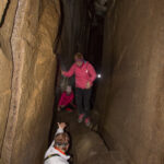 Korytarze są praktycznie wąskimi, wysokim szczelinami