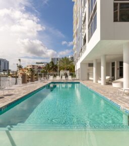 Czym różni się lokal condo od apartamentu wakacyjnego