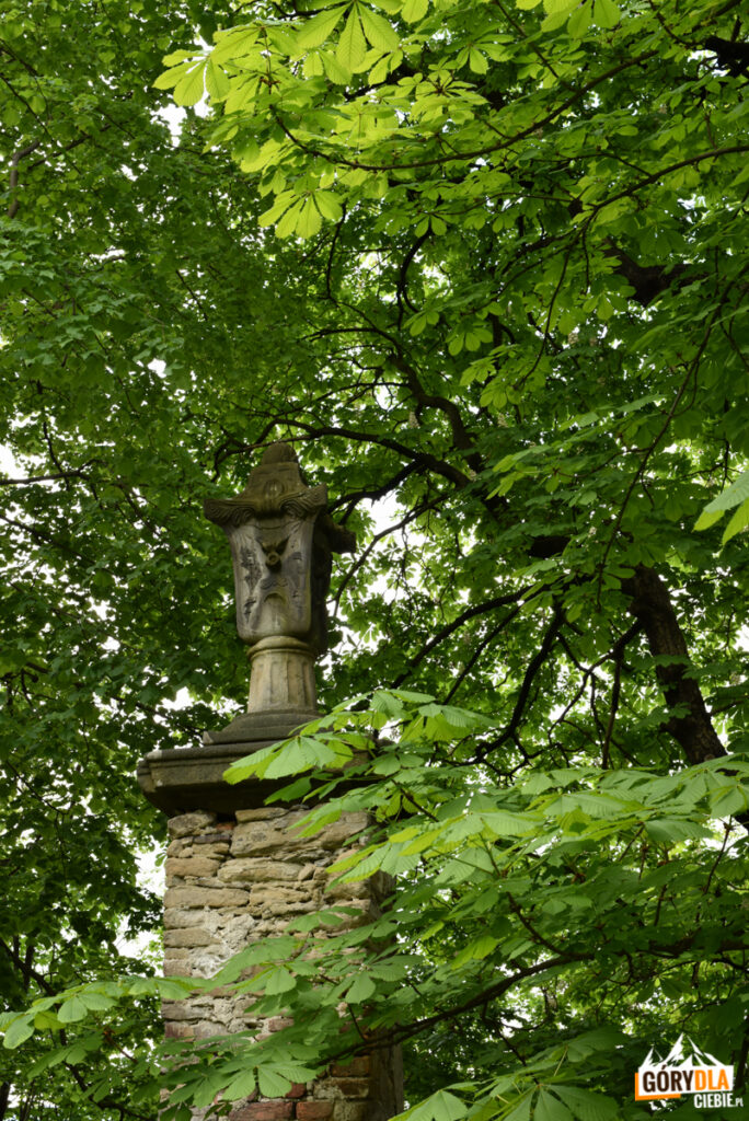 Park pałacowy w Dukli