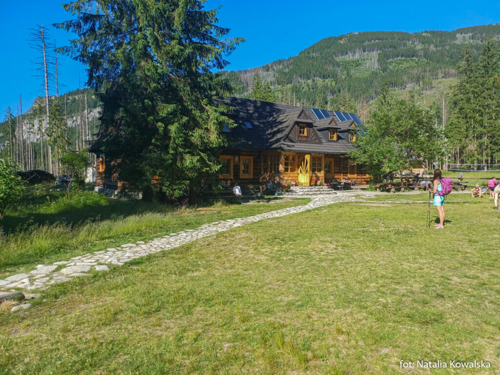 Schronisko PTTK w Roztoce