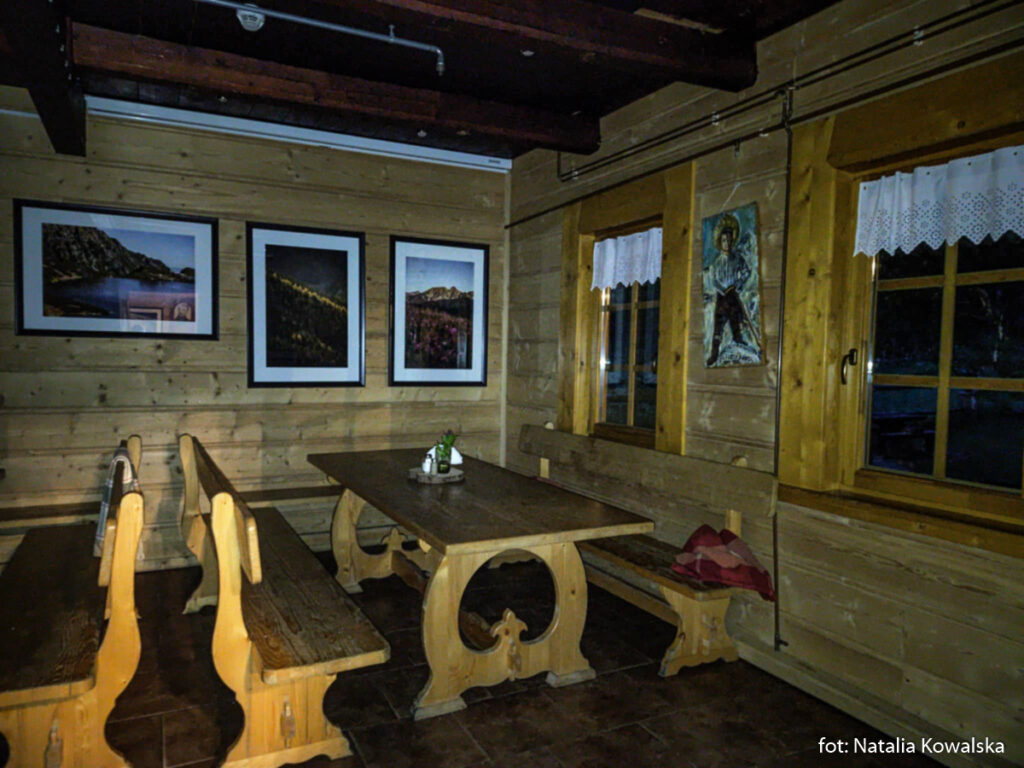 Schronisko PTTK w Roztoce