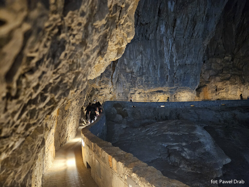 Jaskinie Szkocjańskie