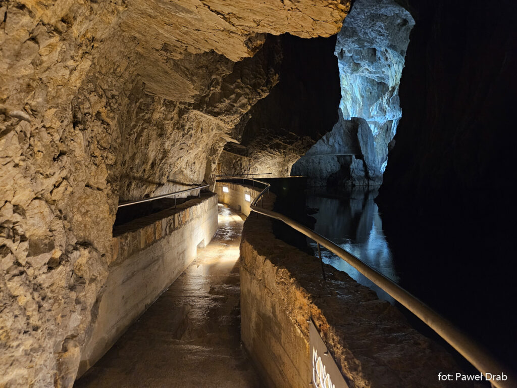Jaskinie Szkocjańskie