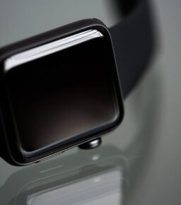 W góry z Apple Watchem – jakie paski i modele sprawdzą się na szlaku?